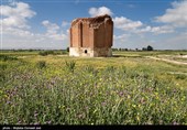 برج شاطر که با نام گنبد شاطر نیز شناخته می‌شود، از جاهای دیدنی اردبیل در فاصله‌ ۶ کیلومتری شهر و در روستایی به نام صومعه است
