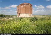 برج شاطر که با نام گنبد شاطر نیز شناخته می‌شود، از جاهای دیدنی اردبیل در فاصله‌ ۶ کیلومتری شهر و در روستایی به نام صومعه است