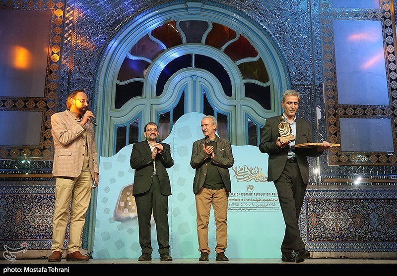 شب محققان و راویان انقلاب و دفاع مقدس