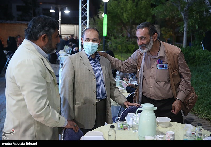 شب محققان و راویان انقلاب و دفاع مقدس