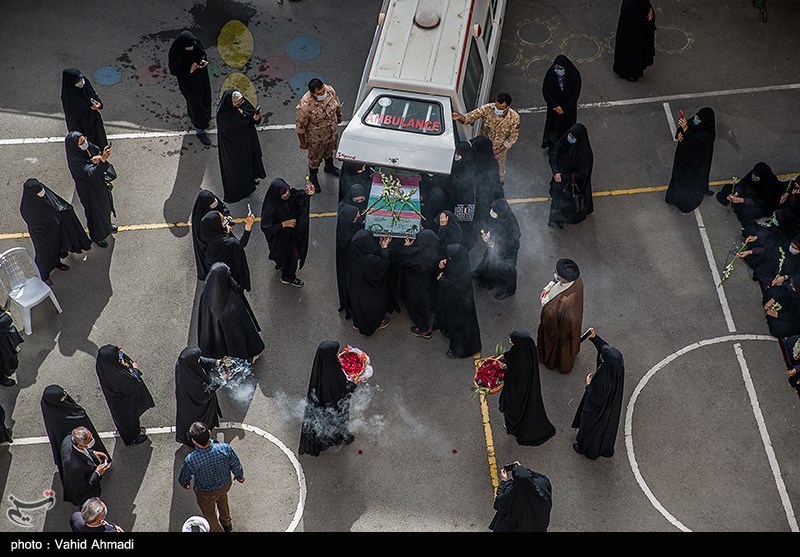 مراسم استقبال از پیکرمطهر شهید گمنام در دبیرستان شاهد امام حسین (ع)