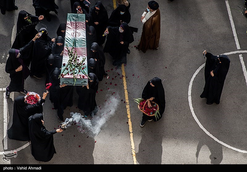 مراسم استقبال از پیکرمطهر شهید گمنام در دبیرستان شاهد امام حسین (ع)