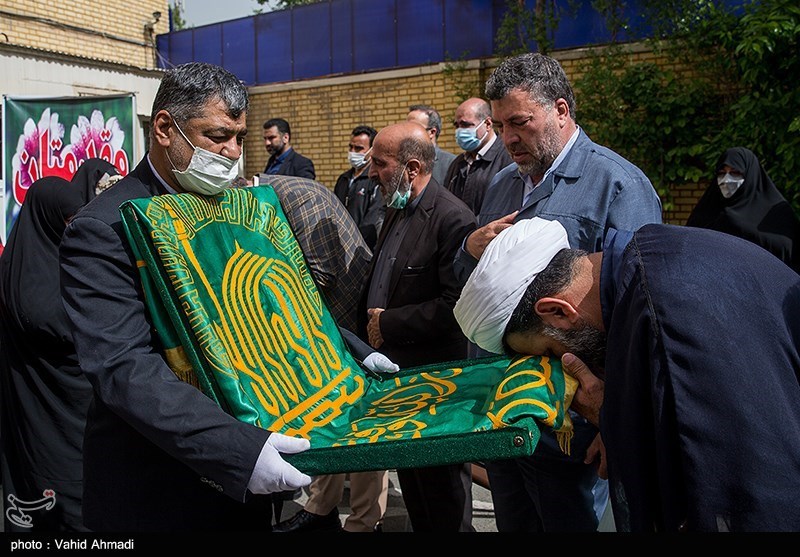 مراسم استقبال از پیکرمطهر شهید گمنام در دبیرستان شاهد امام حسین (ع)