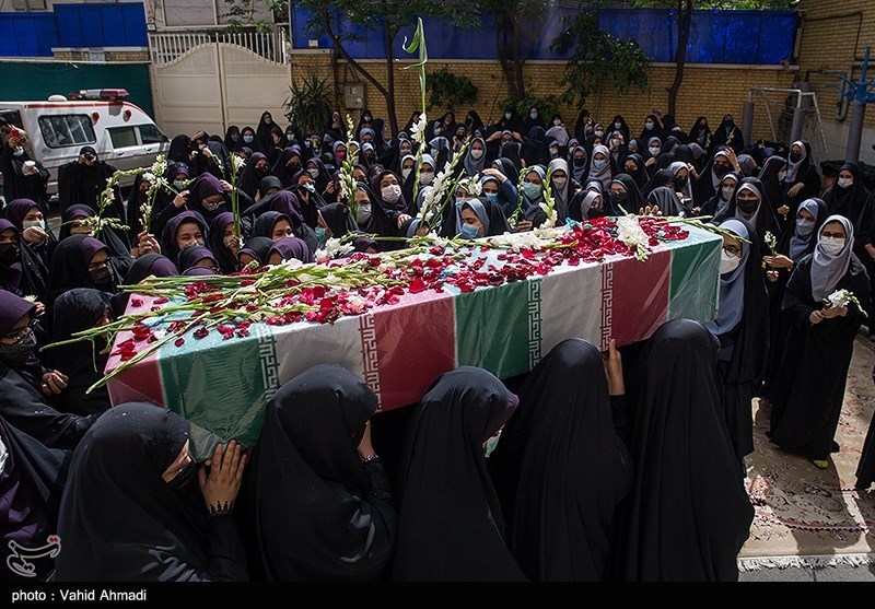 مراسم استقبال از پیکرمطهر شهید گمنام در دبیرستان شاهد امام حسین (ع)