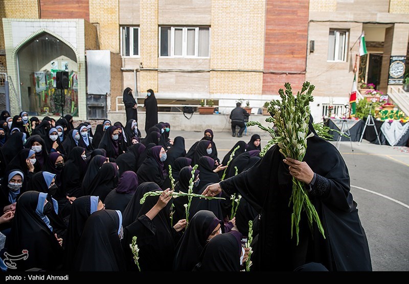 مراسم استقبال از پیکرمطهر شهید گمنام در دبیرستان شاهد امام حسین (ع)