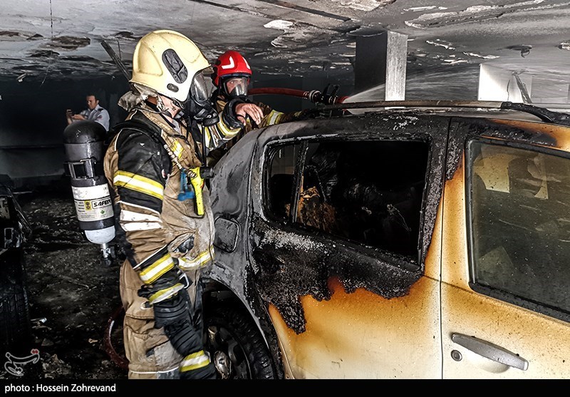 آتش سوزی  در ساختمان مسکونی در خیابان میرزای شیرازی