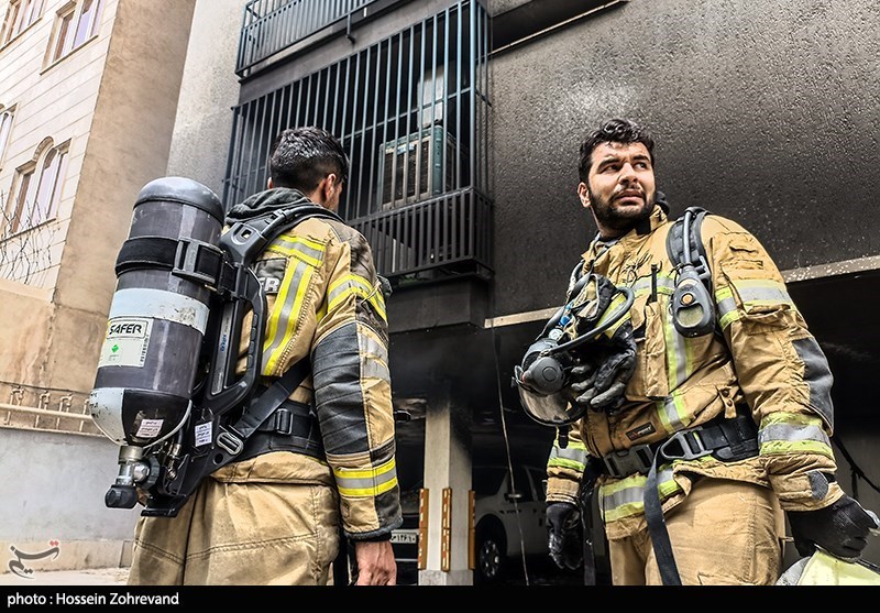 آتش سوزی  در ساختمان مسکونی در خیابان میرزای شیرازی