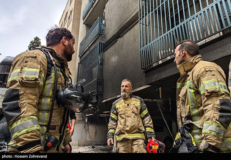 آتش سوزی  در ساختمان مسکونی در خیابان میرزای شیرازی