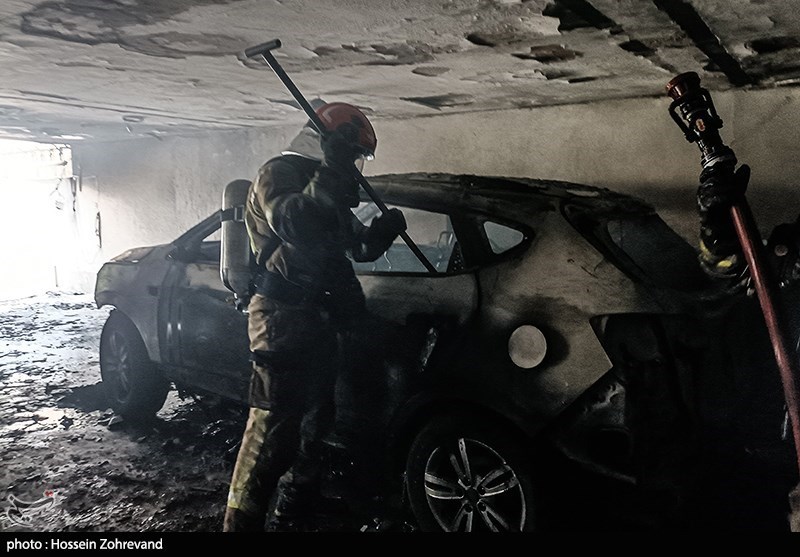 آتش سوزی  در ساختمان مسکونی در خیابان میرزای شیرازی