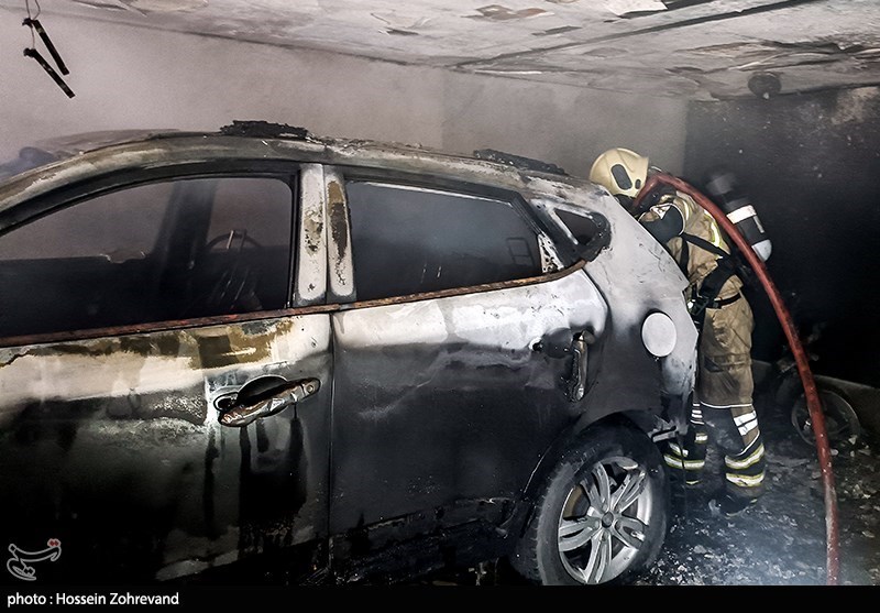 آتش سوزی  در ساختمان مسکونی در خیابان میرزای شیرازی