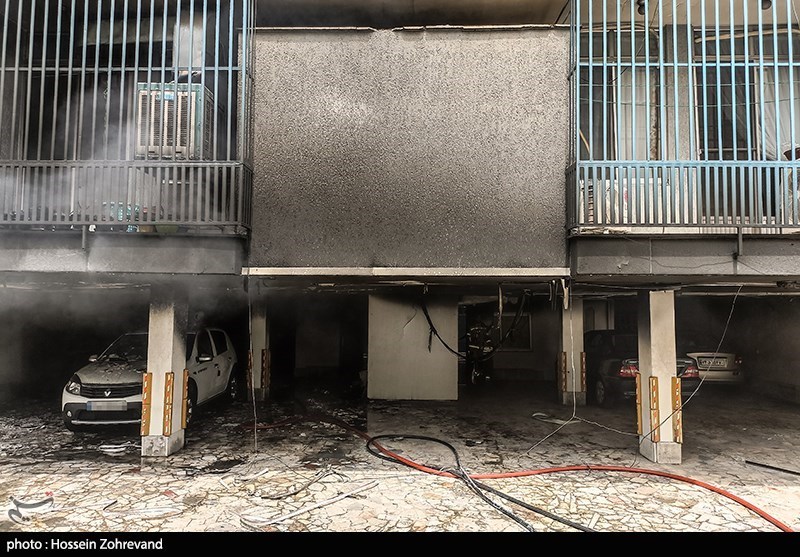 آتش سوزی  در ساختمان مسکونی در خیابان میرزای شیرازی