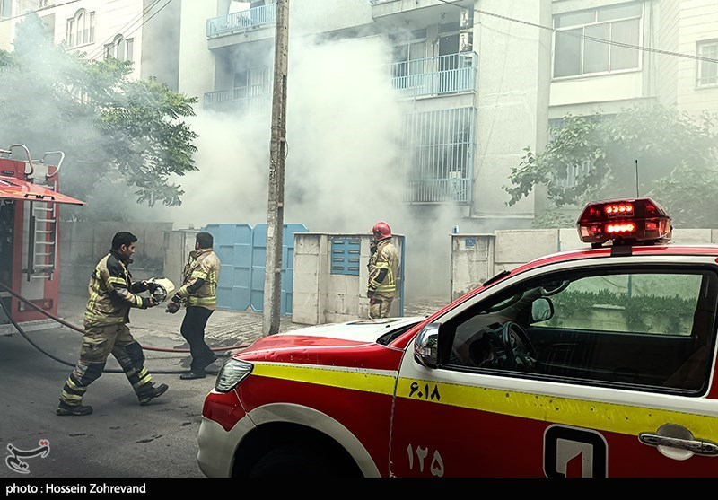آتش سوزی  در ساختمان مسکونی در خیابان میرزای شیرازی