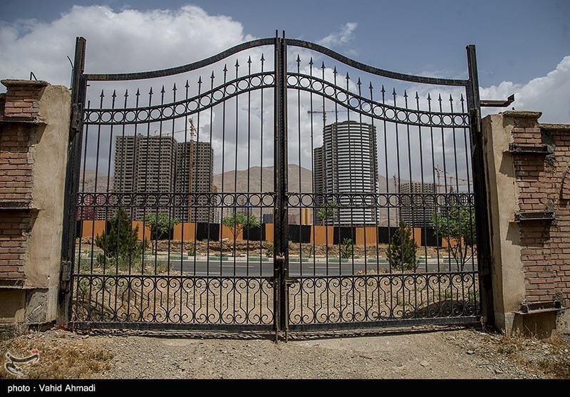 بازدید معاون دادستان کشور از باغ گیاه‌شناسی و کارگاه احداث برج‌های مشرف به باغ