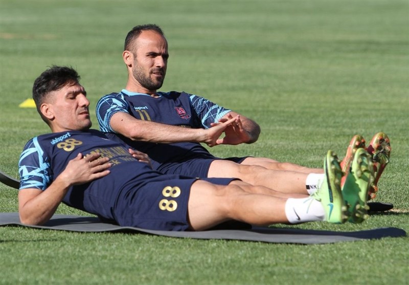 گرم کردن تیم نساجی و سایپا در حضور پرشور هوادارن نساجی در دستگردی تهران