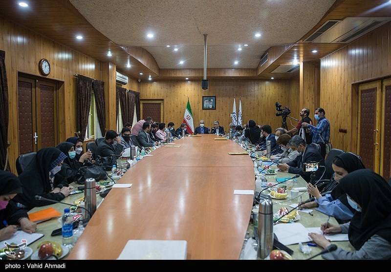 بازدید وزیر آموزش و پرورش از پژوهشگاه رویان