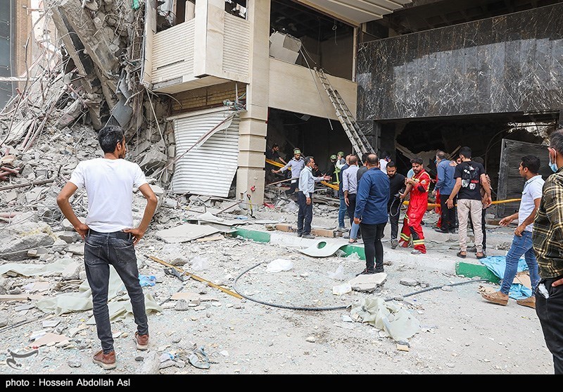 ریزش  ساختمان 10 طبقه متروپل در آبادان