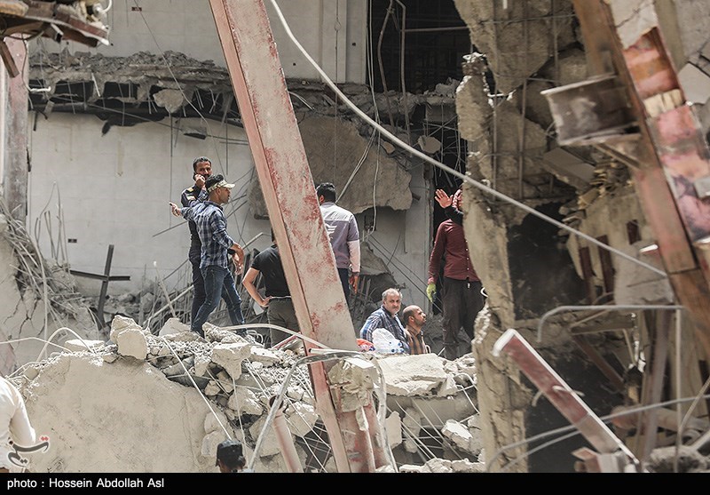 ریزش  ساختمان 10 طبقه متروپل در آبادان