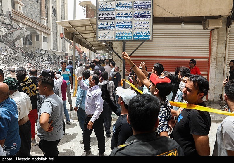 ریزش  ساختمان 10 طبقه متروپل در آبادان