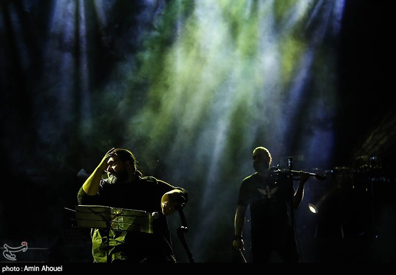 کنسرت رضا صادقی در سالن رویال هال هتل اسپیناس پالاس