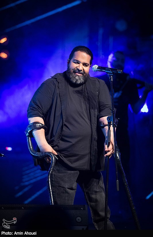 کنسرت رضا صادقی در سالن رویال هال هتل اسپیناس پالاس