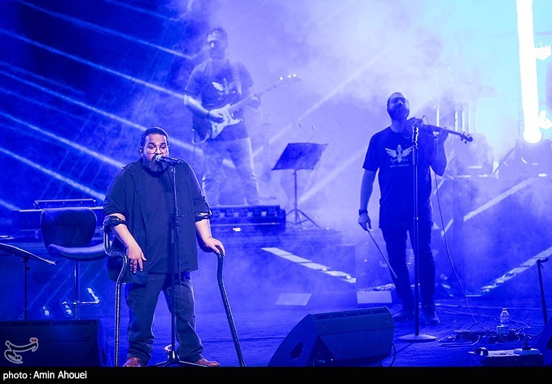 کنسرت رضا صادقی در سالن رویال هال هتل اسپیناس پالاس