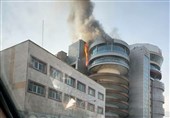 وقوع آتش‌سوزی در ساختمان "لیدوما" در میدان صنعت / اورژانس تهران: 9 نفر مصدوم شدند/ آتش نشانی: 30 نفر نجات یافتند