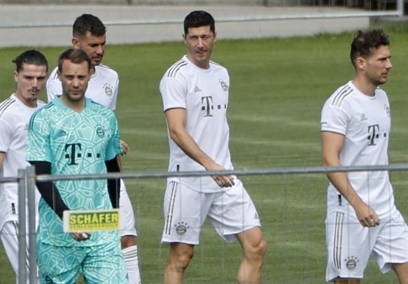 تیم فوتبال بایرن مونیخ , روبرت لواندوفسکی , تیم فوتبال بارسلونا ,