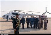 صبح یکشنبه پیکر  شهید مدافع حرم سردار عبدالله اسکندری با استقبال گسترده مردم و مسئولین وارد شهرستان لامرد شد.