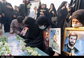 صبح یکشنبه پیکر  شهید مدافع حرم سردار عبدالله اسکندری با استقبال گسترده مردم و مسئولین وارد شهرستان لامرد شد.