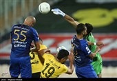 دیدار تیم‌های فوتبال استقلال و سپاهان