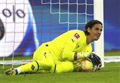دروازه‌بان مونشن‌گلادباخ رکورد مهار توپ در بوندس لیگا را شکست