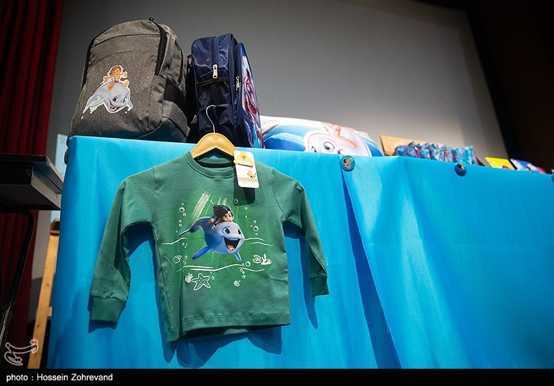 رونمایی از محصولات جانبی انیمیشن پسردلفینی