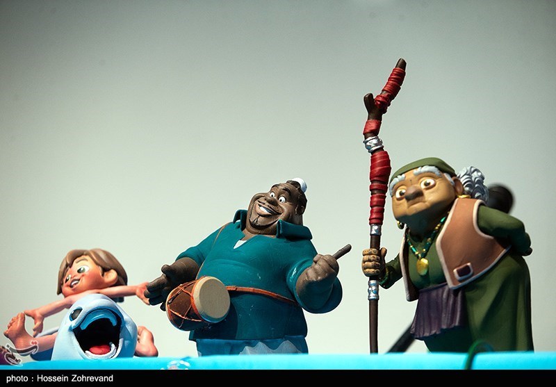 رونمایی از محصولات جانبی انیمیشن پسردلفینی