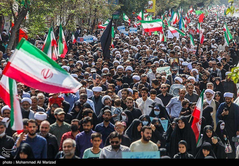 راهپیمائی مردم  قم در محکومیت اغتشاشات اخیر