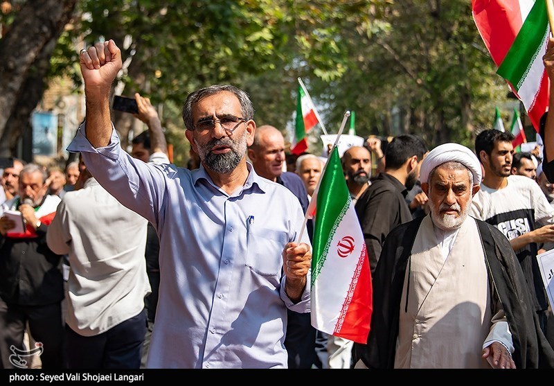 راهپیمائی مردم  ساری در محکومیت اغتشاشات اخیر