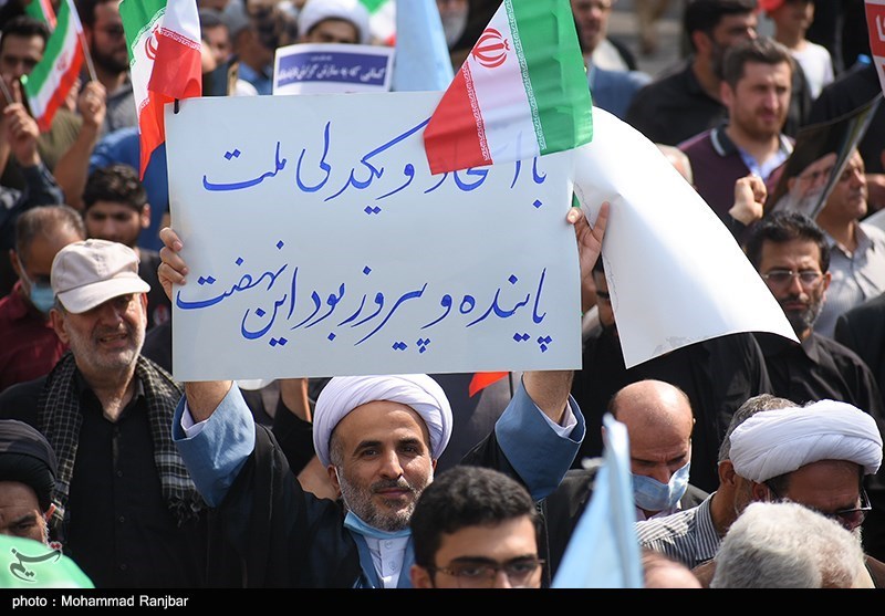 راهپیمائی مردم  رشت در محکومیت اغتشاشات اخیر