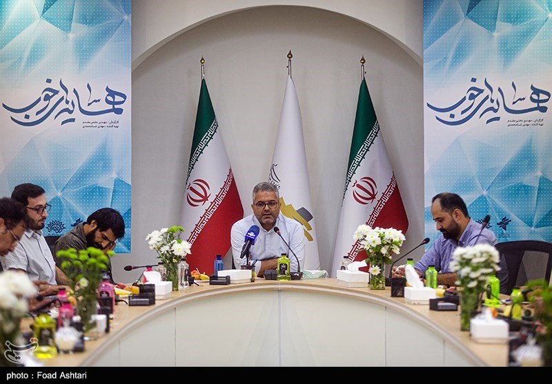 نشست بررسی سریال مستند همسایه‌های خوب