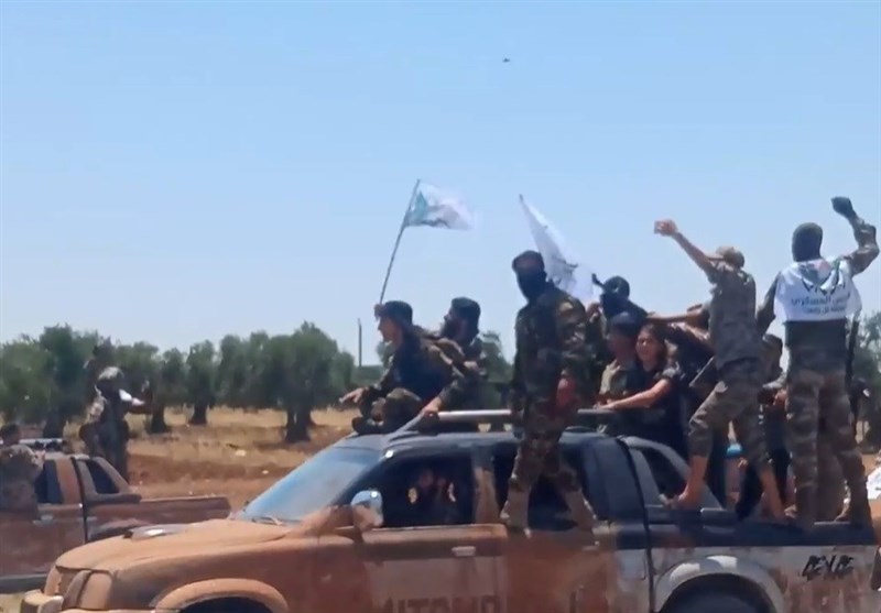 تسنيم / تقرير..تجدد صراع الفصائل المسلحة في منطقتي درع الفرات و غصن الزيتون يبدد المنطقة الآمنة التركية