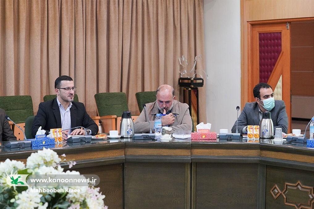 کتاب , گروه سنی کودک , گروه سنی نوجوان , کانون پرورش فکری ,