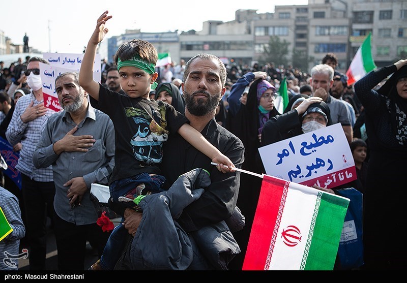 راهپیمایی مردم تهران در محکومیت جنایت تروریستی حرم شاهچراغ