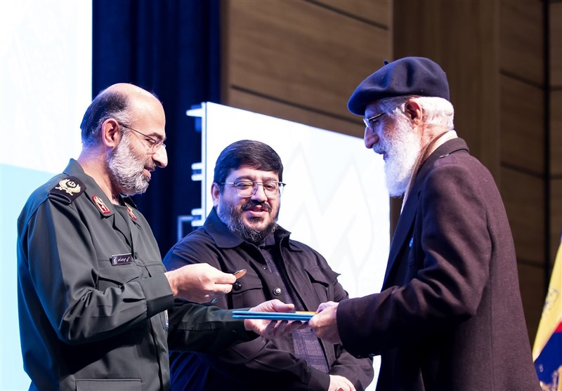 تئاتر , تئاتر مقاومت , آرتین سرایداران ,