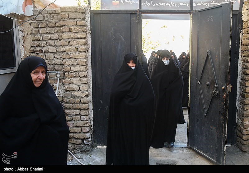 حضور خانواده های شهدا در منزل شهید عجمیان