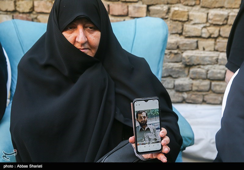 حضور خانواده های شهدا در منزل شهید عجمیان