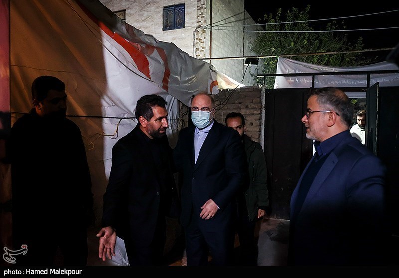 حضور رئیس مجلس در منزل شهید مدافع امنیت روح‌الله عجمیان