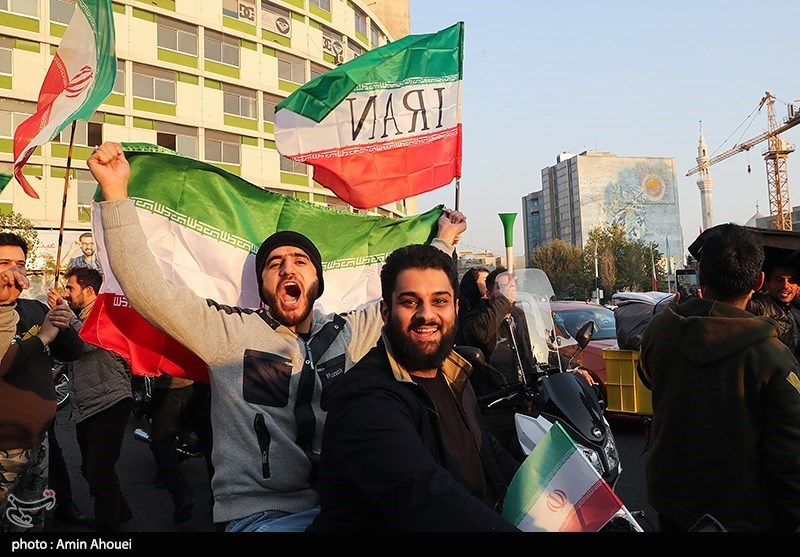 جشن پیروزی تیم ملی درخیابان های تهران