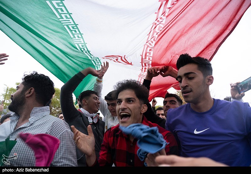 شادی مردم در پی برد ایران مقابل ولز - خرم آباد