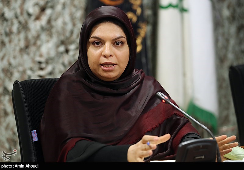 نشست نقد و بررسی کتاب فاتحان آسمان