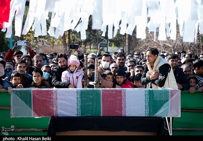 تشییع و تدفین 15 شهید گمنام در استان یزد