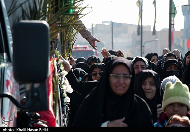 تشییع و تدفین 15 شهید گمنام در استان یزد