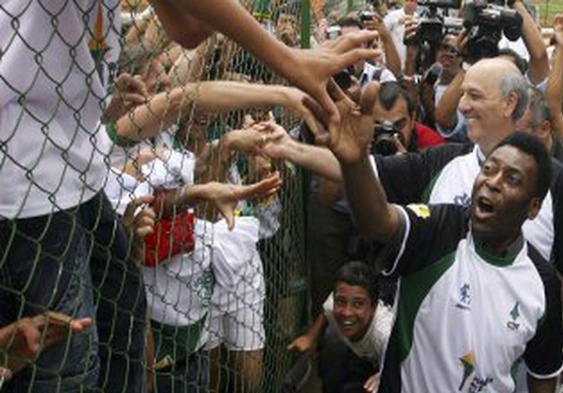 ادسون آرانتس دو ناسیمیونتو | پله , تیم ملی فوتبال برزیل , 